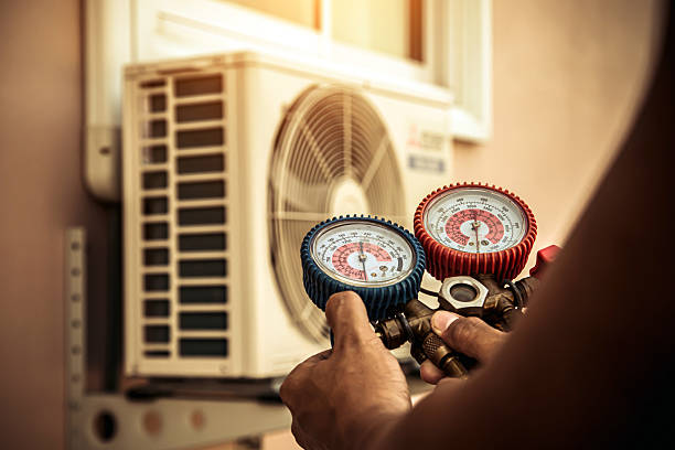 Professional Hvac technician working in Harrodsburg, KY